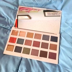 Ciaté London The Editor Eyeshadow Palette
